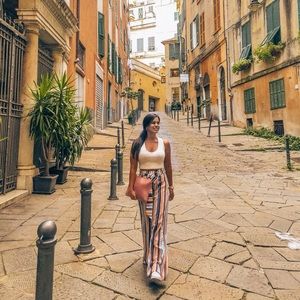 Meet your Posher, Camila